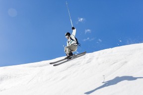 “胡利安·门德斯的全能能力，帮助美洲狮队攻占更高峰”